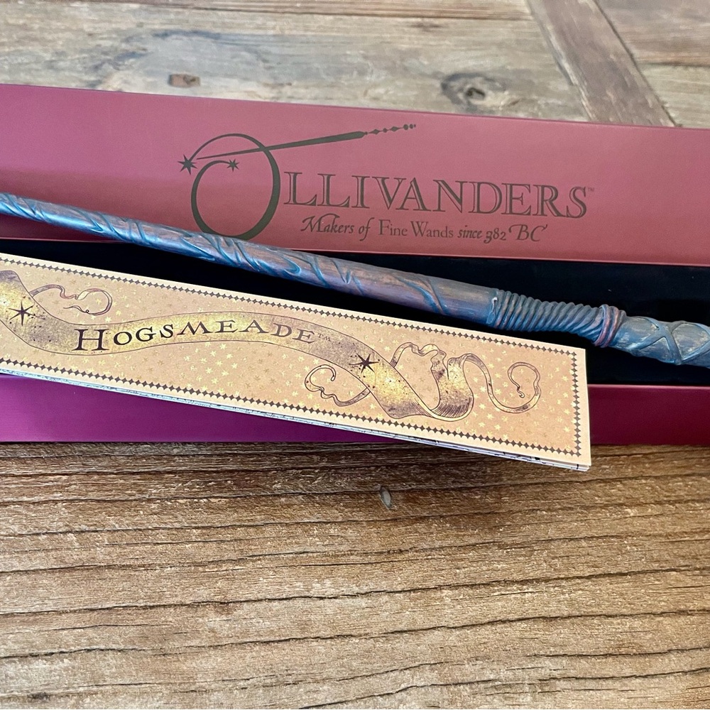 Official Olivander Interactive Wizarding Harry Potter Wand: Universal Studios